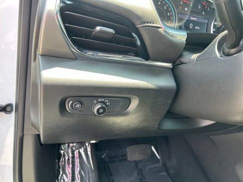 Used 2023 Chevrolet Traverse LT w/ LPO, Cargo Package AWD/4WD image 17