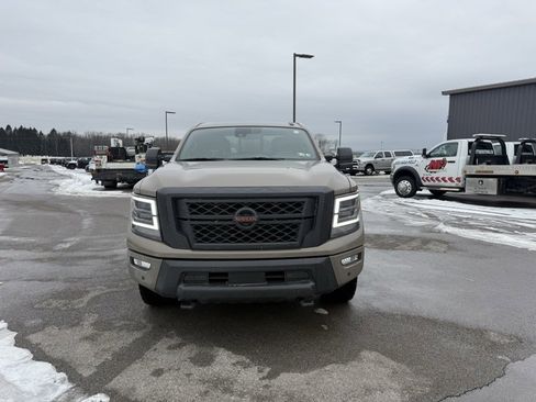 Used 2021 Nissan Titan PRO-4X w/ Pro-4x Convenience Package image 2