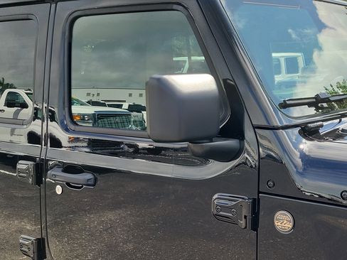 New 2026 Jeep Gladiator Sport AWD/4WD image 9