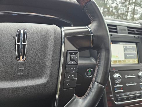 Used 2016 Lincoln Navigator L Reserve image 34