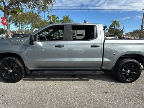 Used 2025 Chevrolet Silverado 1500 Custom image 4