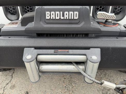 Used 2018 Jeep Wrangler Unlimited Rubicon w/ Connectivity Group image 14