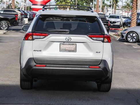 Used 2023 Toyota RAV4 XLE Premium image 5