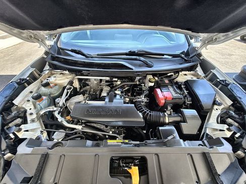 Used 2024 Nissan Rogue S FWD image 21