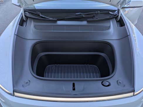 Used 2026 Tesla Model Y Long Range image 31