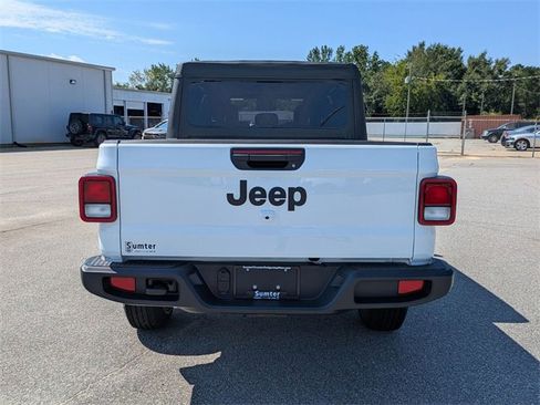 New 2025 Jeep Gladiator Sport image 4