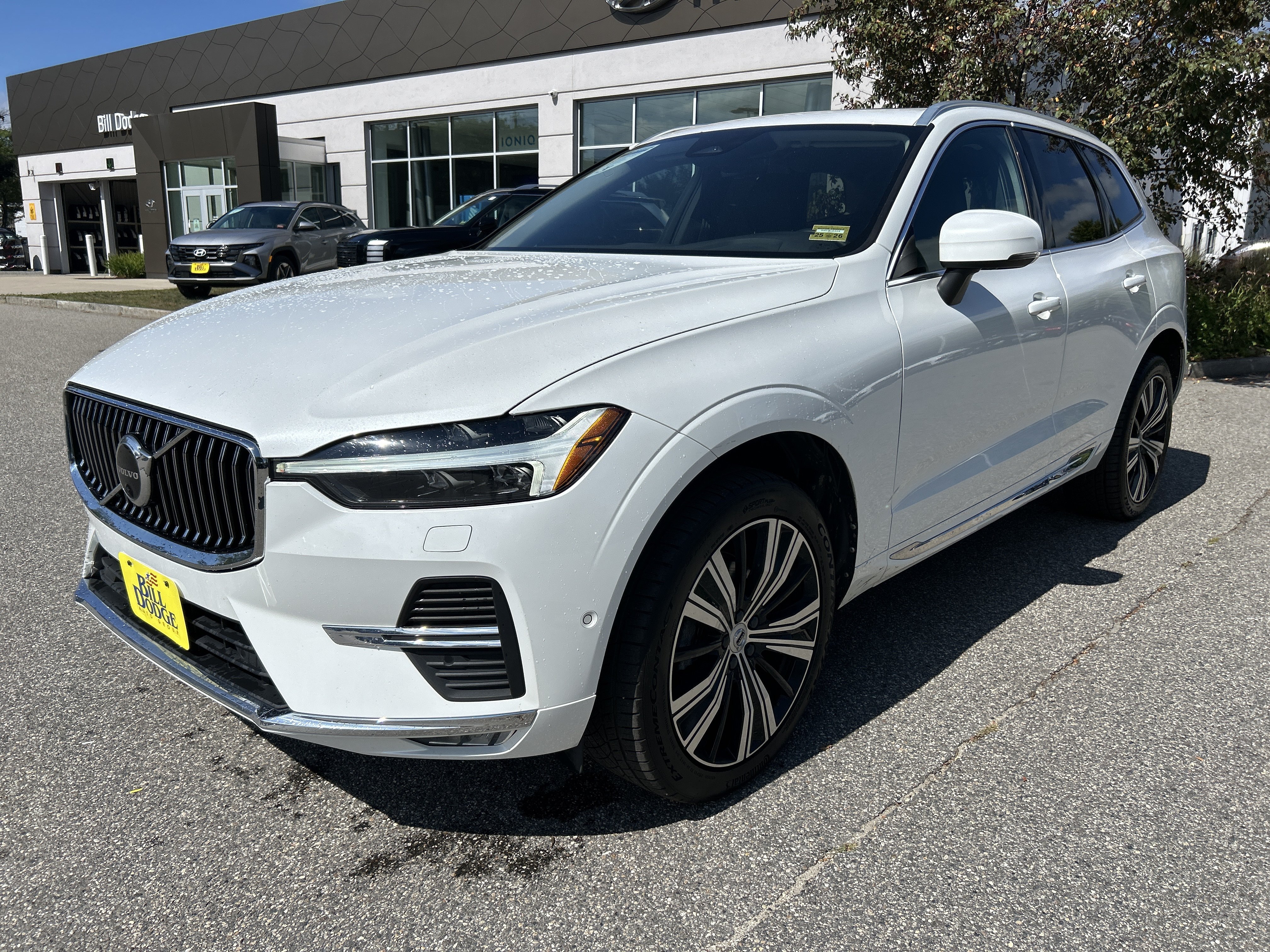 Used 2023 Volvo XC60 B5 Plus w/ Climate Package AWD/4WD image 1