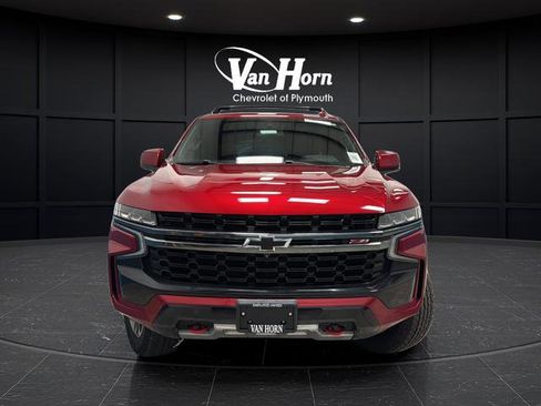 Used 2022 Chevrolet Tahoe Z71 w/ Luxury Package AWD/4WD image 2