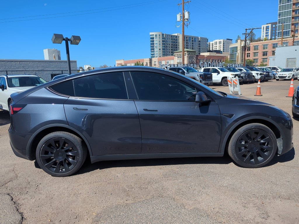 Used 2025 Tesla Model Y Long Range AWD/4WD image 8