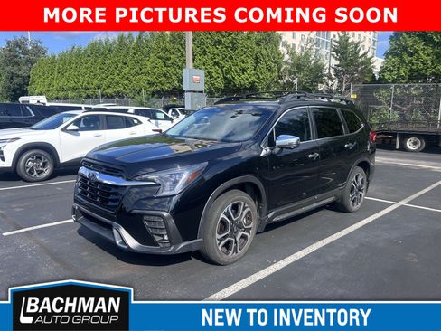 Used 2023 Subaru Ascent Touring AWD/4WD image 4