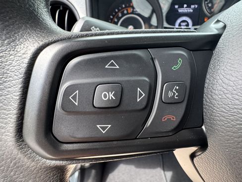 Used 2025 Jeep Gladiator Sport AWD/4WD image 29