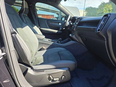 Used 2023 Volvo C40 P8 Recharge Ultimate AWD/4WD image 11