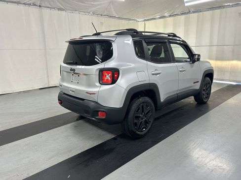 Used 2018 Jeep Renegade Trailhawk image 2