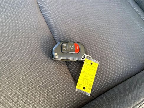 Used 2023 Jeep Wrangler Unlimited Sport image 15