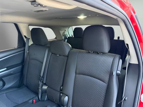 Used 2016 Dodge Journey SE w/ Flexible Seating Group image 18