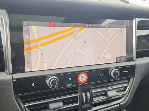 New 2026 Porsche Macan image 15