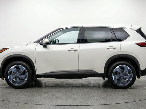 Used 2025 Nissan Rogue SV AWD/4WD image 5