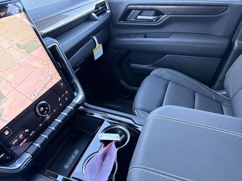 New 2026 GMC Yukon XL Elevation w/ LPO, Floor Liner Package AWD/4WD image 22