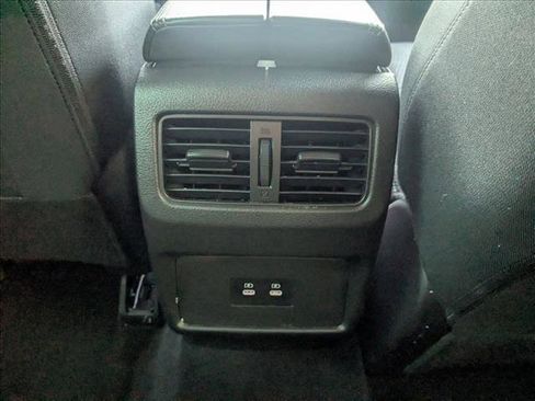 Used 2024 Nissan Rogue SV image 18