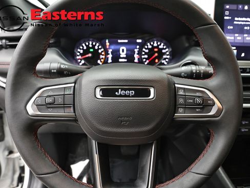 Used 2025 Jeep Compass Trailhawk w/ Trailer Tow Group AWD/4WD image 10