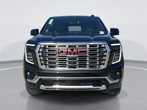 New 2026 GMC Yukon Denali w/ Sun & Power Step Package image 4