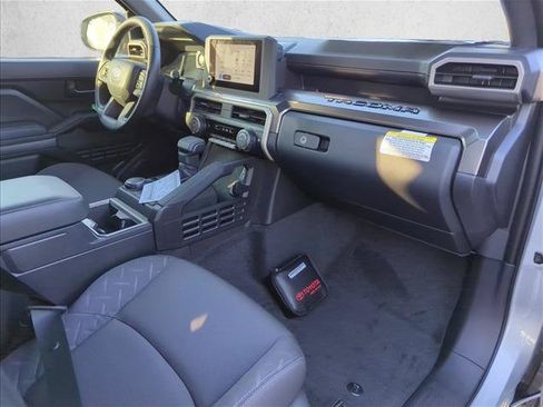 Certified 2025 Toyota Tacoma SR5 AWD/4WD image 26