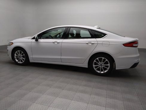 Used 2019 Ford Fusion SE image 3