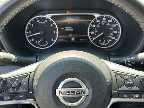 Certified 2023 Nissan Sentra SR FWD image 10