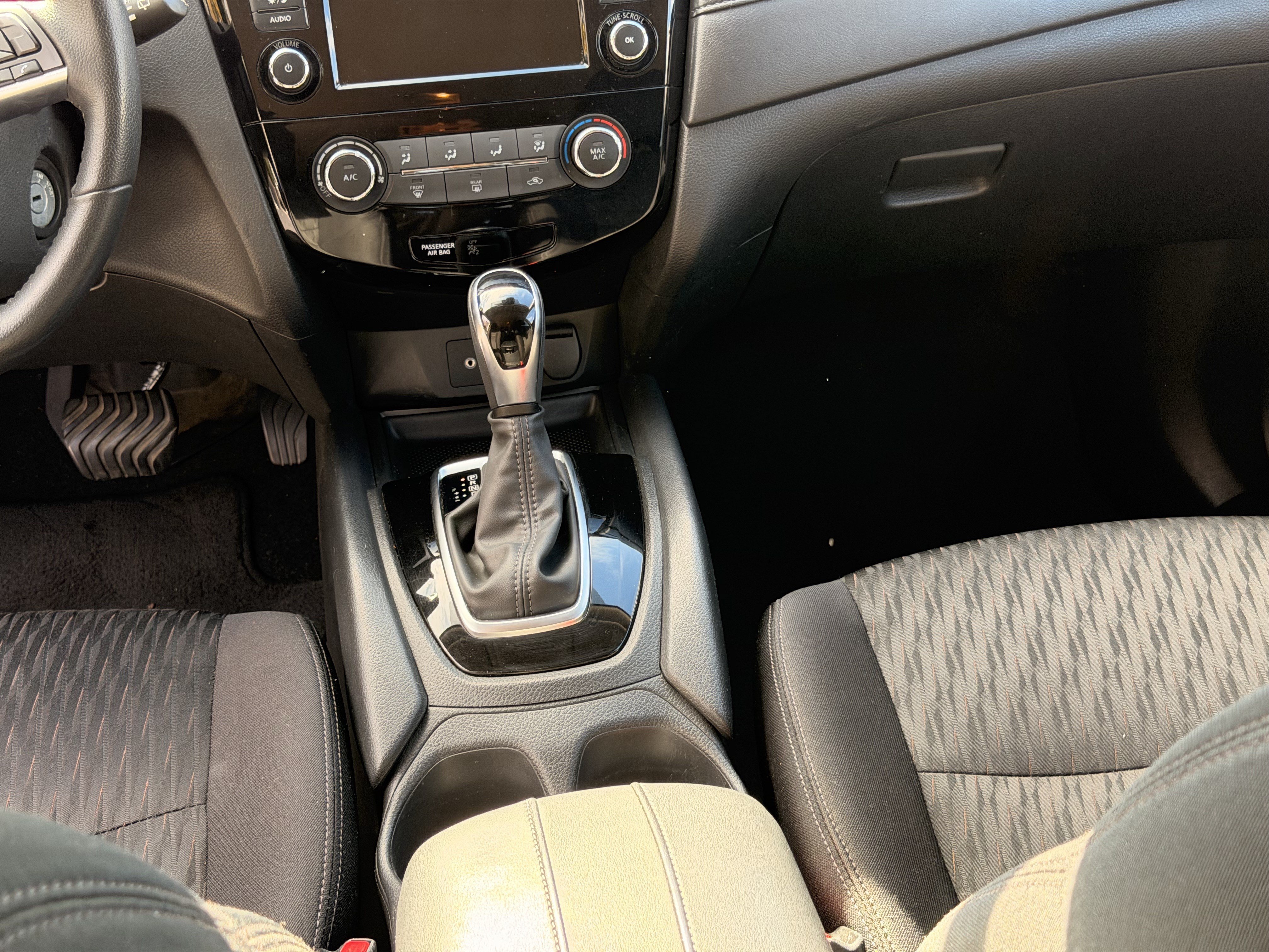 Used 2019 Nissan Rogue S w/ Special Edition Package AWD/4WD image 19