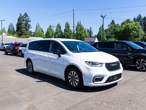 Used 2017 Dodge Grand Caravan GT FWD image 23