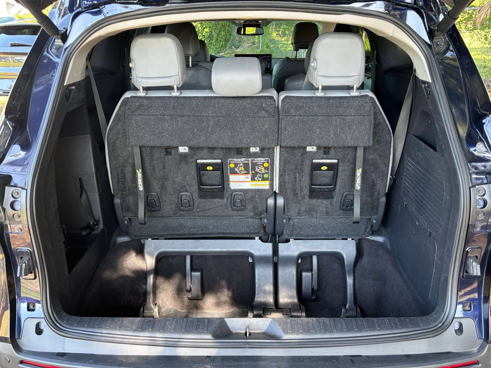 Used 2025 Toyota Sienna XLE FWD image 34