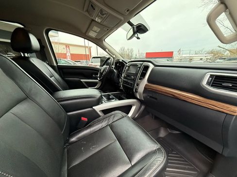 Used 2017 Nissan Titan SL AWD/4WD image 34