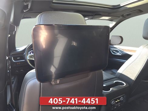 Used 2022 Chevrolet Suburban Z71 w/ Luxury Package AWD/4WD image 27