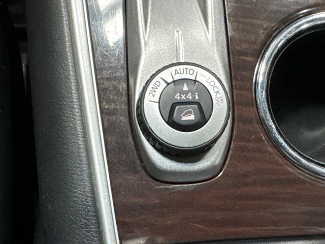 Used 2015 Nissan Pathfinder Platinum w/ Family Entertainment Package FWD image 25