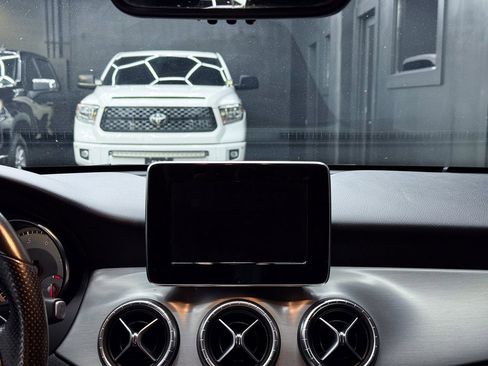 Used 2016 Mercedes-Benz CLA 250 image 23