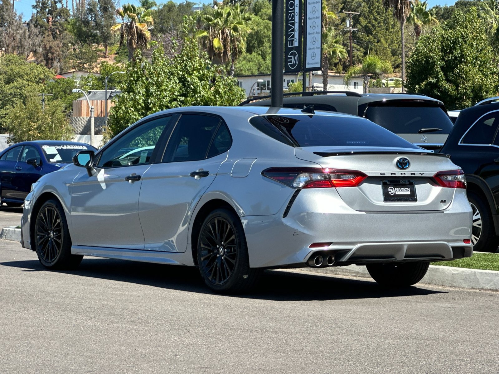 Used 2022 Toyota Camry SE w/ Convenience Package FWD image 5