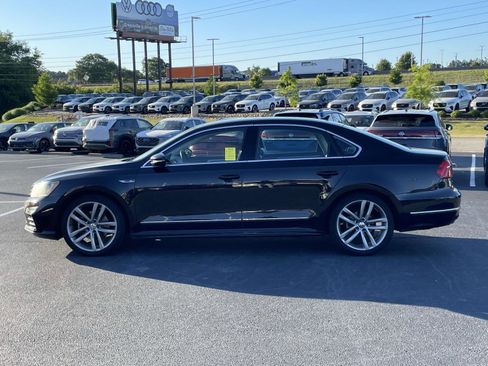 Used 2017 Volkswagen Passat 1.8T R-Line FWD image 4