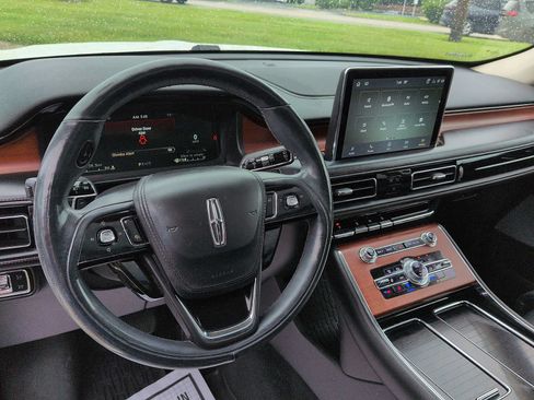 Used 2021 Lincoln Aviator Reserve w/ Equipment Group 202A AWD/4WD image 7