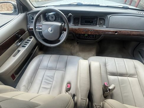 Used 2009 Mercury Grand Marquis LS RWD image 24