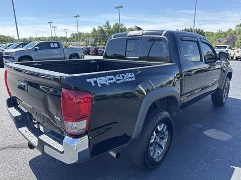 Used 2017 Toyota Tacoma TRD Off-Road w/ Tow Package (A/T) AWD/4WD image 6