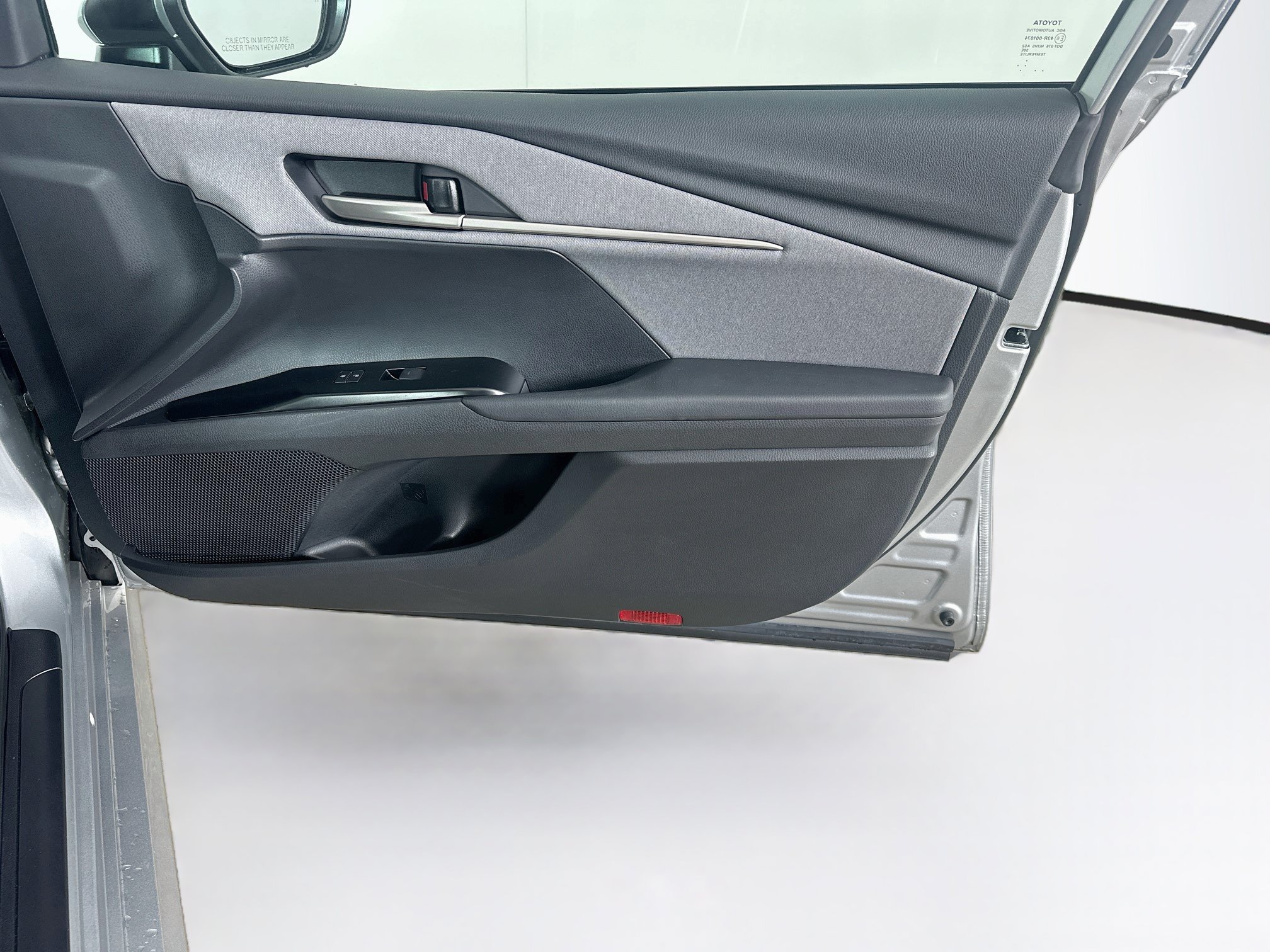 Used 2025 Toyota Camry LE FWD image 30