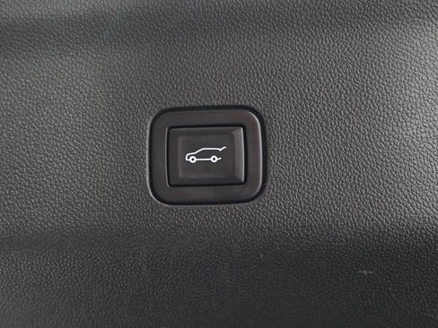 Used 2021 GMC Yukon AT4 w/ AT4 Premium Plus Package AWD/4WD image 11