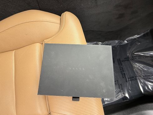 Used 2022 Volvo XC60 B5 Inscription w/ Advanced Package image 38