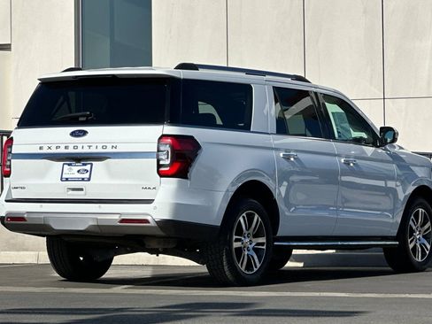Used 2023 Ford Expedition Max Limited image 3