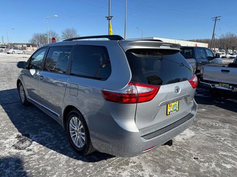 Used 2015 Toyota Sienna XLE Premium image 53