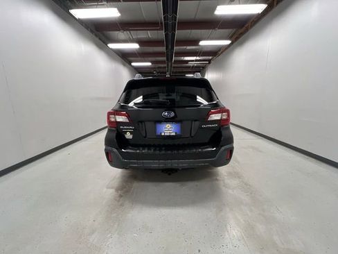 Used 2018 Subaru Outback 2.5i Premium image 7