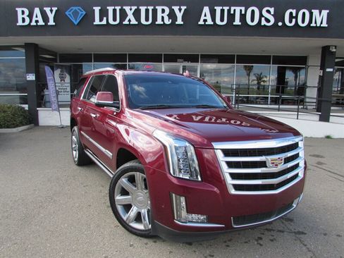 Used 2018 Cadillac Escalade Premium Luxury image 1