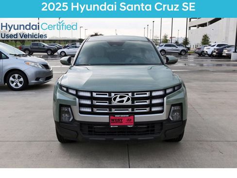 Certified 2025 Hyundai Santa Cruz SE image 3