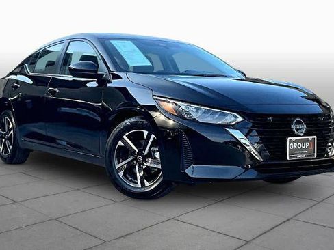 Certified 2025 Nissan Sentra SV FWD image 3