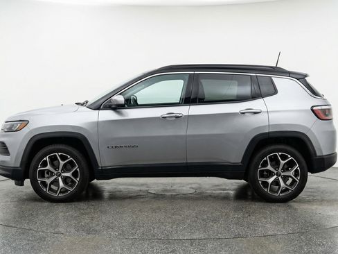 Used 2025 Jeep Compass Limited image 5